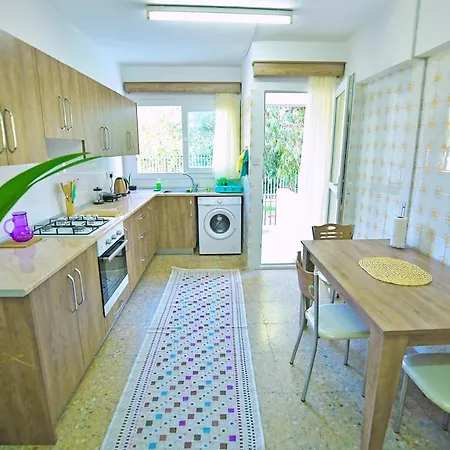 Larimar House ~quite, Beautiful, Spacious~ *